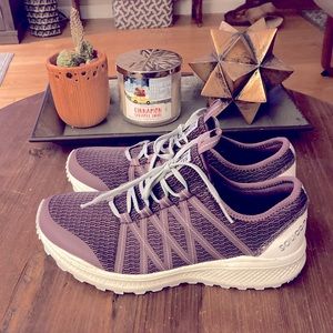 Like-New Running Sneakers 👟